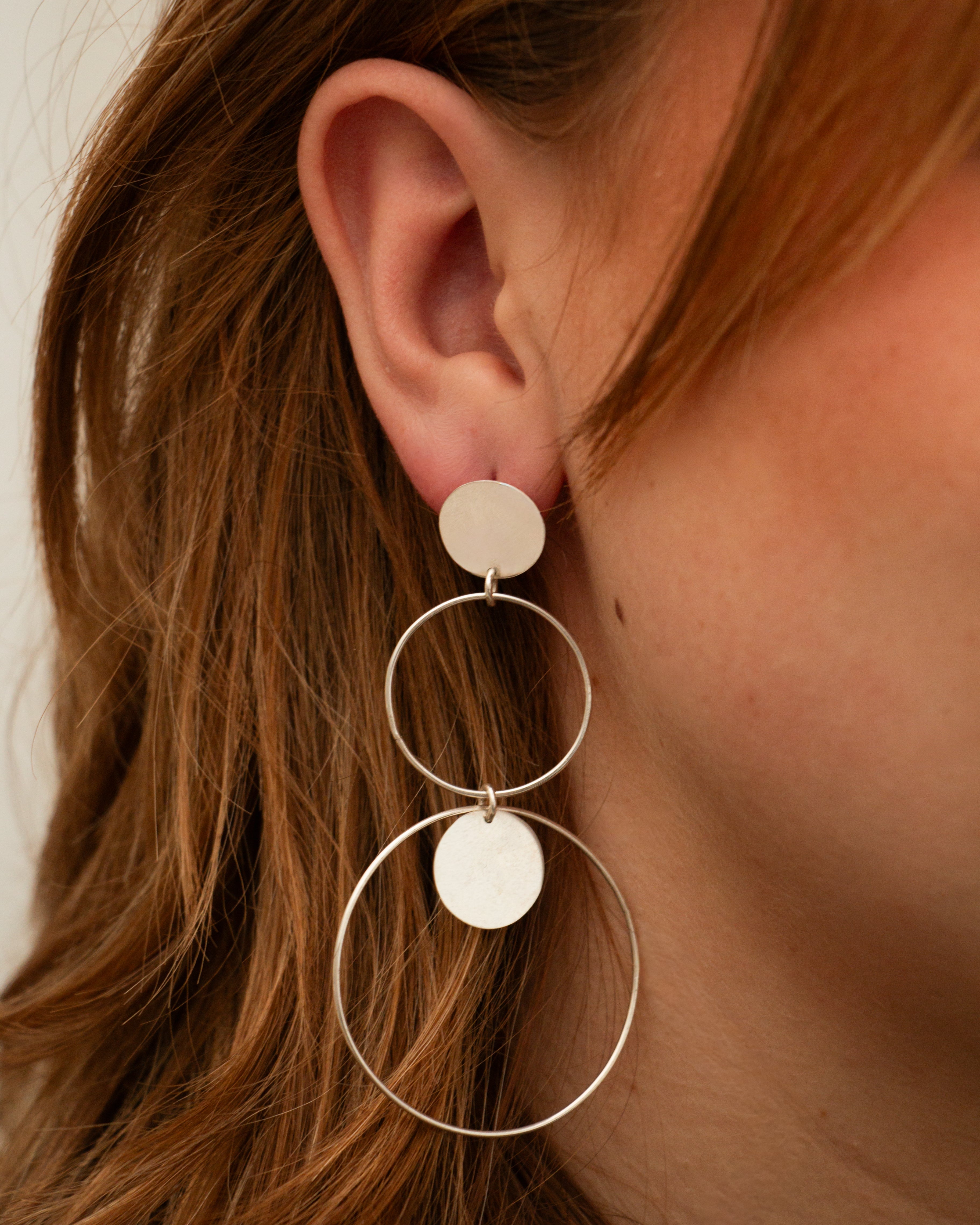 Fine line solid hoops